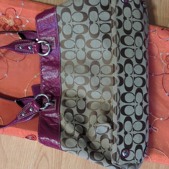 Stylish Coach Pink and Tan Women's Bag - Picture 3 of 8